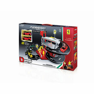 43BB31204 Bburago 1:43 Ferrari Race & Play Parking Garage - 2 autíčka - poškodený obal